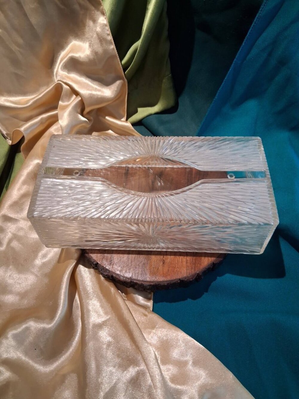 Vintage Celebrity New York Clear Acrylic Starburst Tissue Box Cover